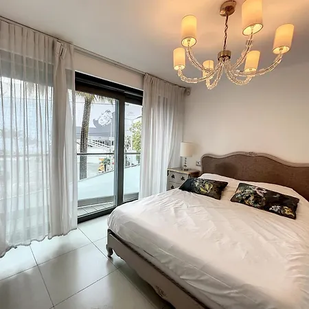 Direct View To The Red Carpet, 2 Bedroom 311 아파트 *