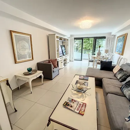 Direct View To The Red Carpet, 2 Bedroom 311 아파트 *
